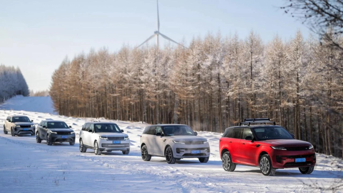 Winter driving brings the brand’s lifestyle into a real experience.