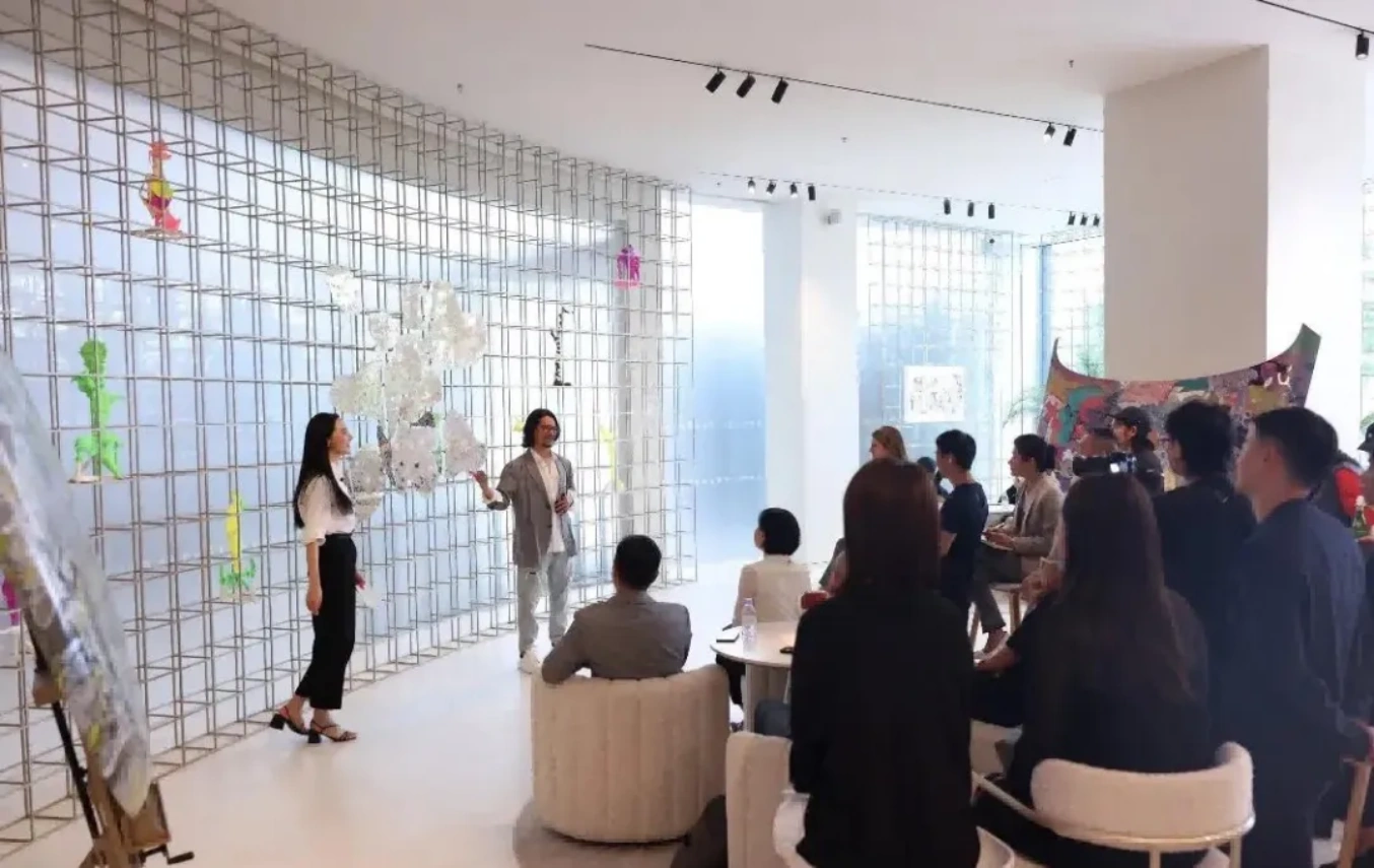 A brand space centred on conversation and participation sustains customer relationships.
